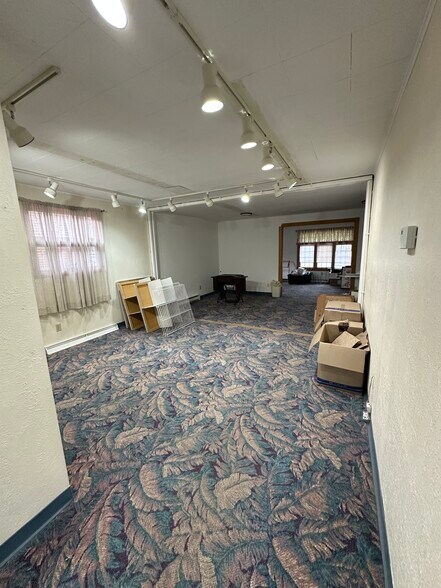 More Photos Of 1550 Dousman St, Green Bay Storefront Retail Office For Sale