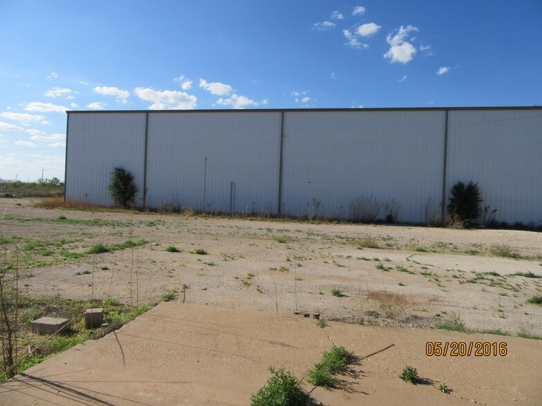 More Photos Of 1506 W Broadway Pl, Hobbs Service For Sale