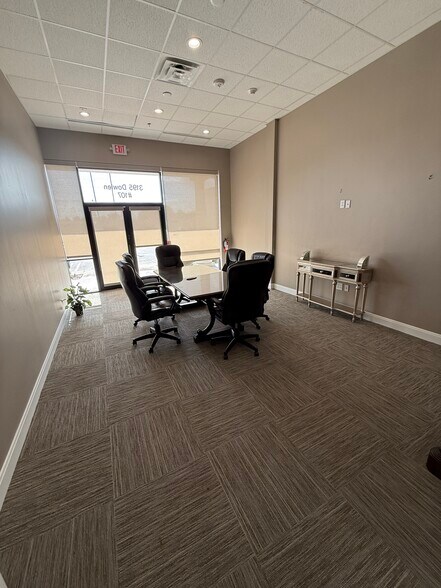 More Photos Of 3195 Dowlen Rd, Beaumont Storefront For Lease