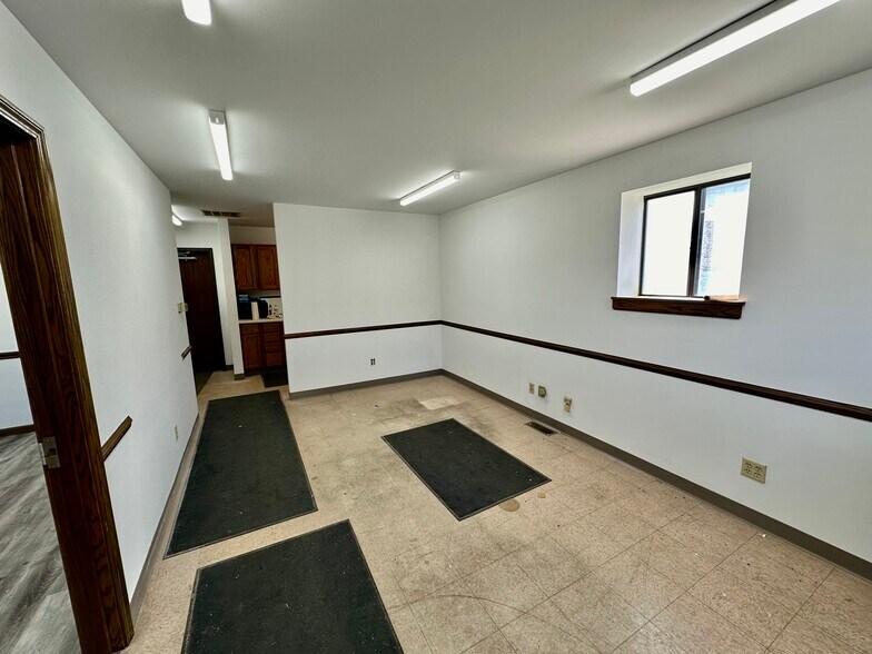 More Photos Of 3729 Sutherland ave, Indianapolis Warehouse For Lease