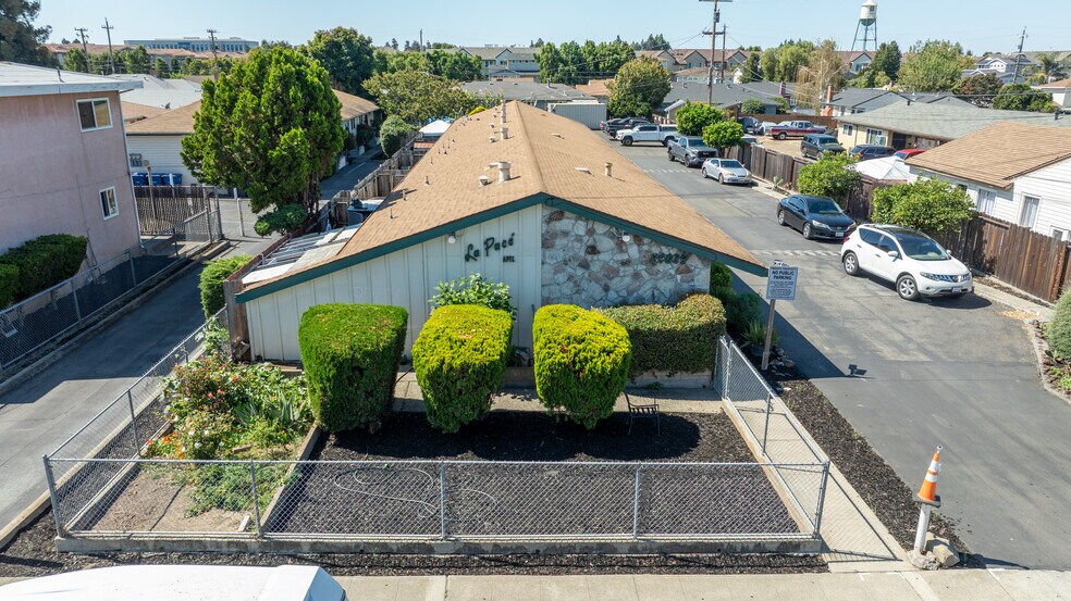 More Photos Of 24039 Park St, Hayward Apartments For Sale