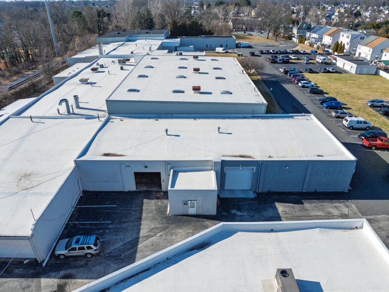 More Photos Of 500 Pine St, Holmes Unknown For Lease