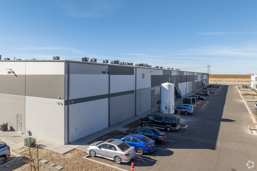 More Photos Of 9841B Bartlett Ave, Adelanto Warehouse For Sale