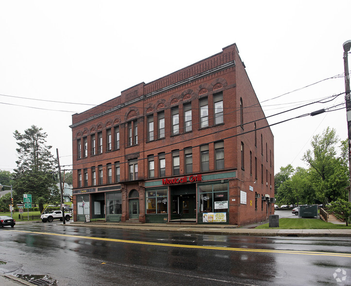 Primary Photo Of 117 Main St, Spencer Storefront Retail Office For Lease