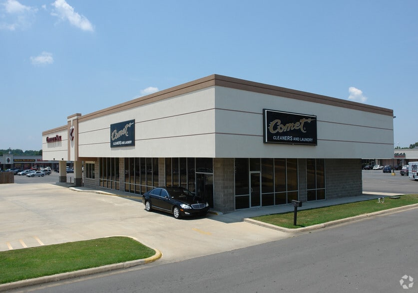 More Photos Of 101-200 N Park Dr, Monticello Unknown For Lease