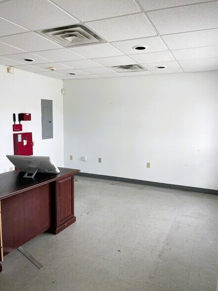 More Photos Of 17450 Hoo Shoo Too Rd, Baton Rouge Loft Creative Space For Sale