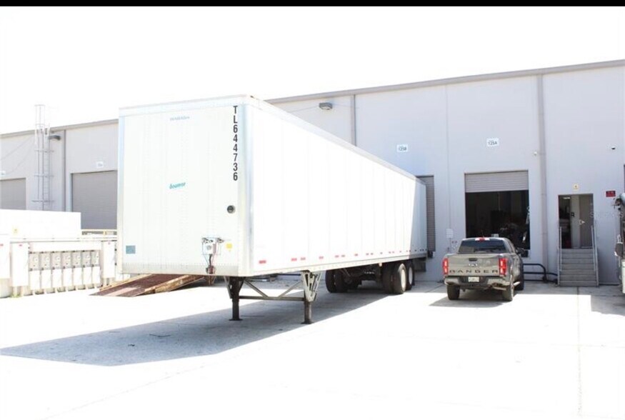 More Photos Of 6457 Hazeltine National Dr, Orlando Warehouse For Sale