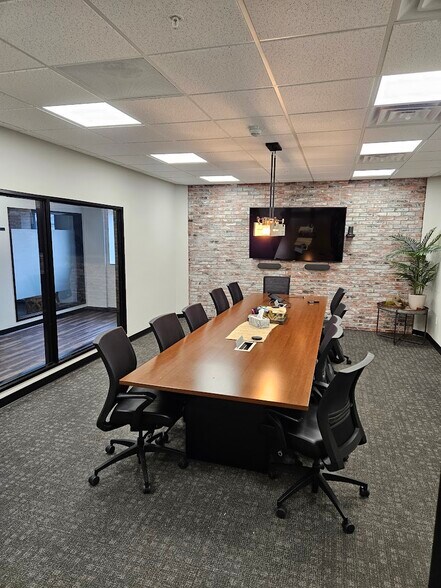 More Photos Of 1115 S Bell Ave, Ames Warehouse For Lease