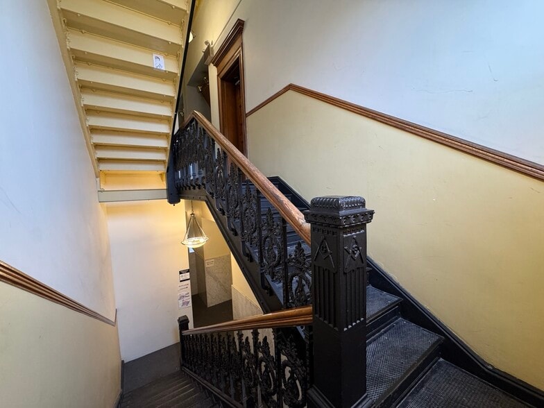 More Photos Of 132 S Main St, Greensburg Office For Sale