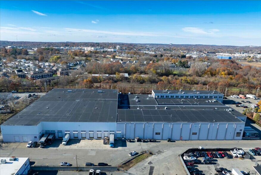 More Photos Of 58 R Pulaski St, Peabody Distribution For Lease