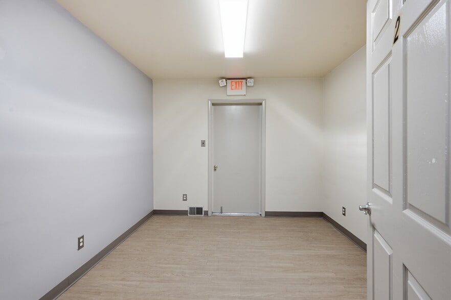 More Photos Of 222 Gibbsboro Rd, Clementon Office For Sale