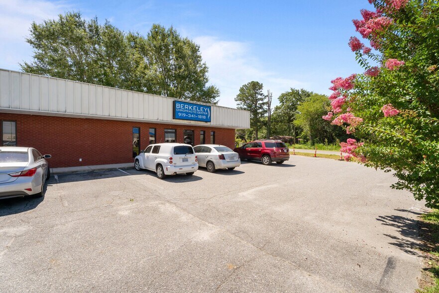 More Photos Of 2902 Central Heights Rd, Goldsboro Medical For Sale