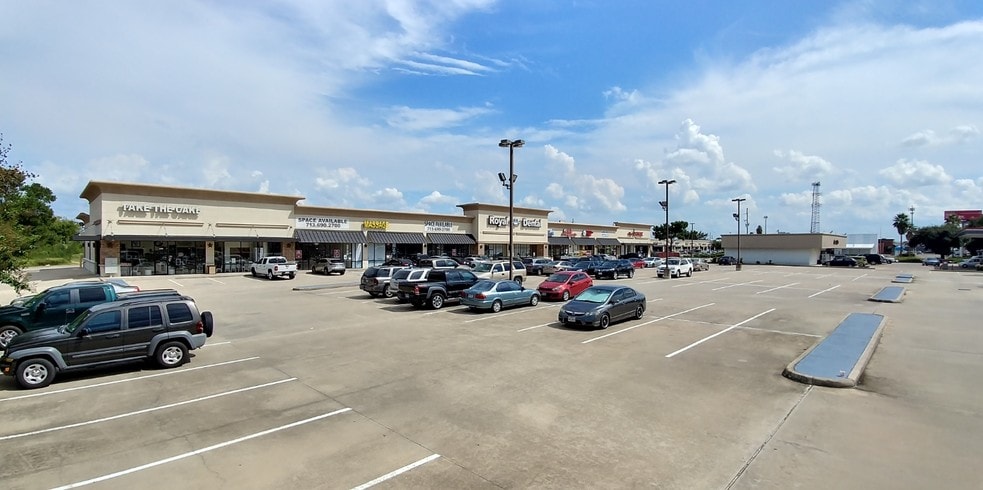 More Photos Of 5700 Highway 6, Houston Storefront For Lease