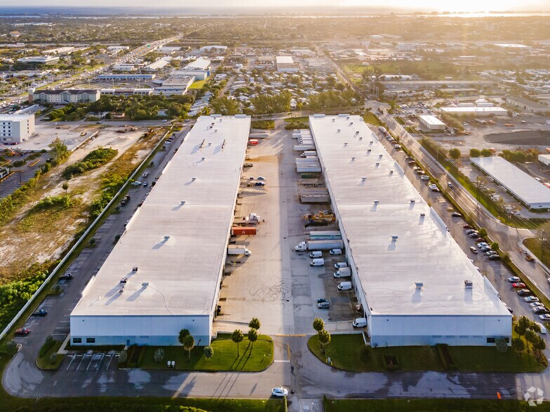 More Photos Of 701 Boutwell Rd, Lake Worth Unknown For Lease