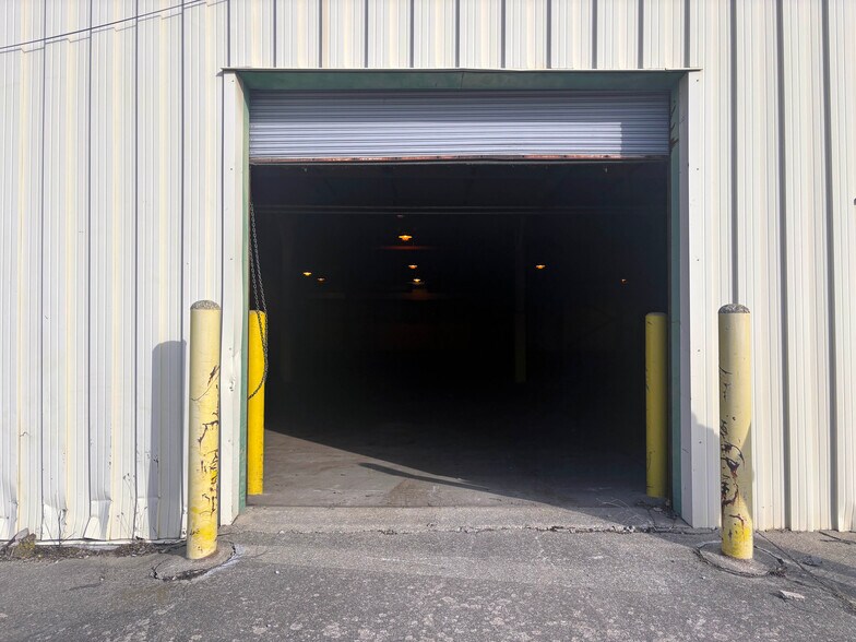 More Photos Of 14700 Dexter Ave, Detroit Warehouse For Sale