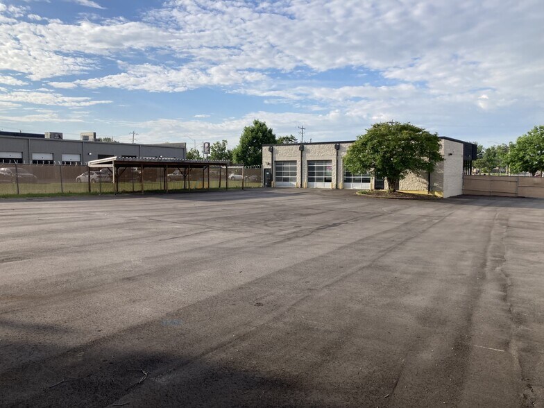 More Photos Of 7990 Patriot Cv, Cordova Auto Repair For Sale