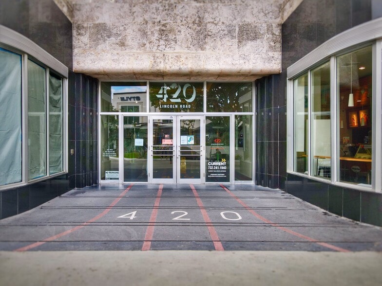More Photos Of 420 Lincoln Rd, Miami Beach Loft Creative Space For Lease