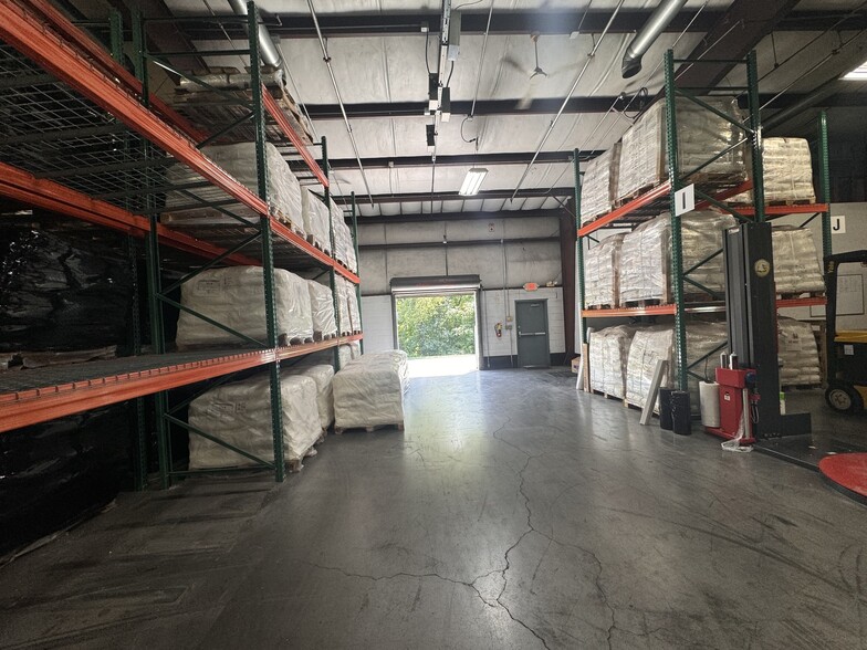 More Photos Of 127 River Bend Dr, Sevierville Warehouse For Lease