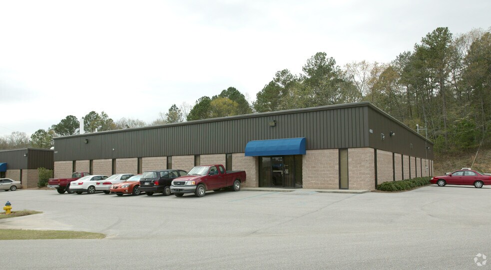 More Photos Of 2148 Pelham Pky, Pelham Office For Lease
