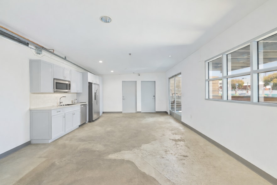 More Photos Of 11751 Mississippi, Los Angeles Office For Sale