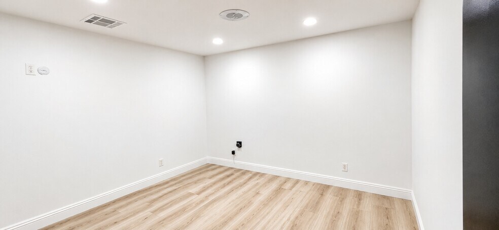 More Photos Of 4516 W Charleston Blvd, Las Vegas Freestanding For Sale