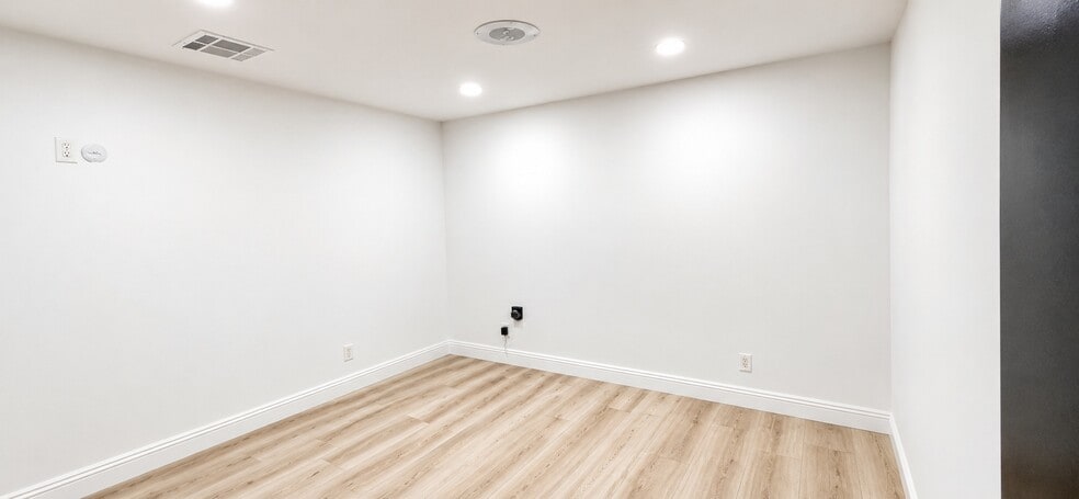 More Photos Of 4516 W Charleston Blvd, Las Vegas Freestanding For Sale