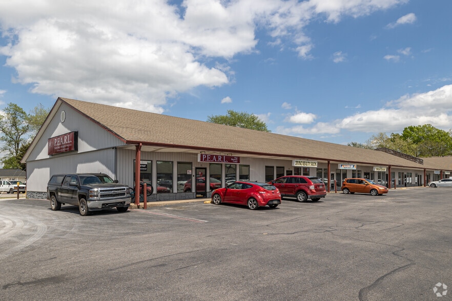 More Photos Of 115 N Dixieland Rd, Rogers Freestanding For Lease