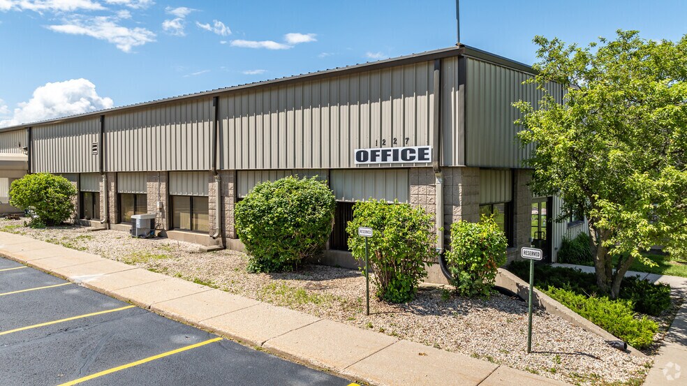 More Photos Of 1205-1227 Barberry Dr, Janesville Manufacturing For Sale