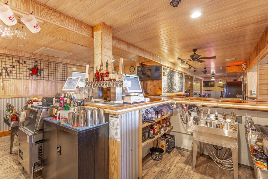 More Photos Of 28 W Bayshore Dr, Saint George Island Restaurant For Sale