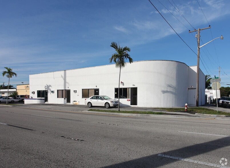 More Photos Of 501-509 S Dixie Hwy E, Pompano Beach Warehouse For Lease