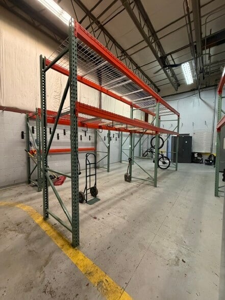 More Photos Of 427 Winsted Rd, Torrington Freestanding For Lease