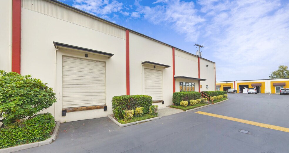 More Photos Of 400-410 S 96th St, Seattle Warehouse For Lease