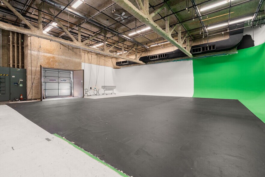 More Photos Of 115 Dummer St, Brookline Flex For Sale