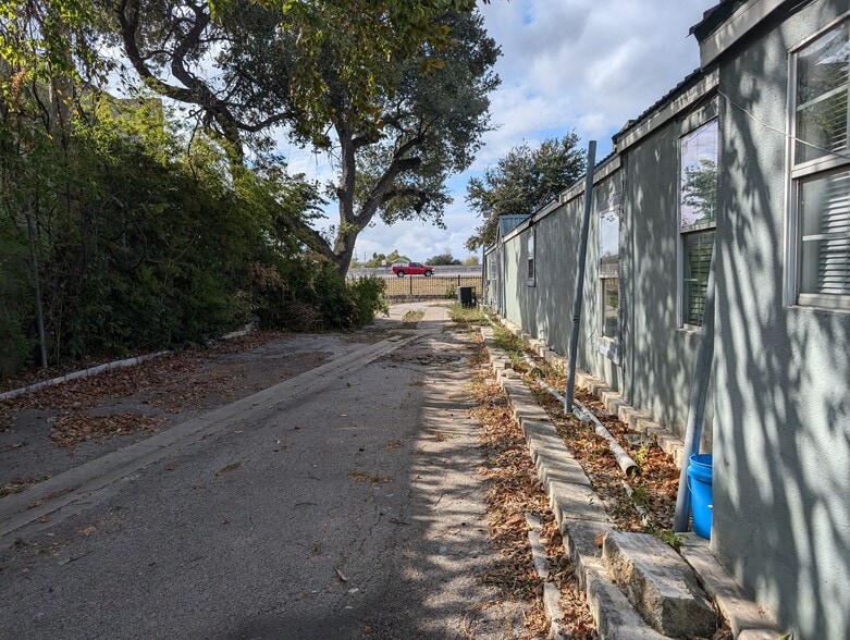 More Photos Of 1707 Fortview Rd, Austin Medical For Sale