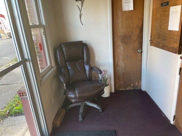 More Photos Of 15 New Cedar, Hamilton Auto Repair For Sale