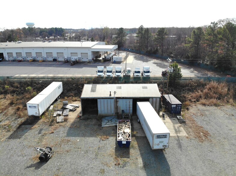 More Photos Of 6914 Statesville Rd, Charlotte Truck Terminal For Lease