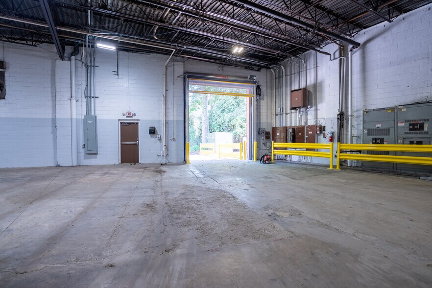 More Photos Of 11135 Monroe Rd, Matthews Distribution For Sale