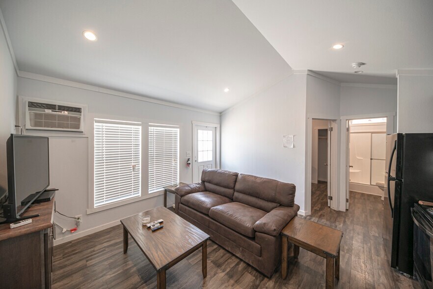 More Photos Of 4301 S County Road 1135, Midland Specialty For Lease