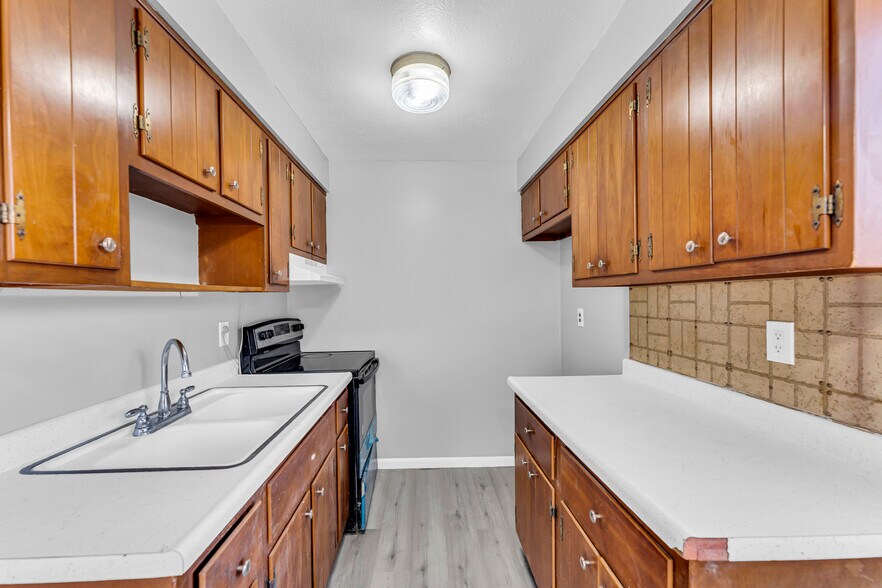 More Photos Of 18809 Bella Dr, Cleveland Apartments For Sale