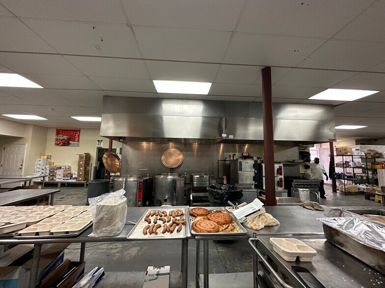 More Photos Of 1580 Huddell Ave, Marcus Hook Light Distribution For Lease