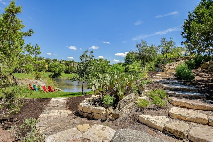 More Photos Of 610 Crystal Creek Dr, Austin Specialty For Sale
