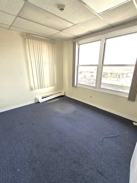 More Photos Of 212 W Park Ave, Long Beach Office For Lease