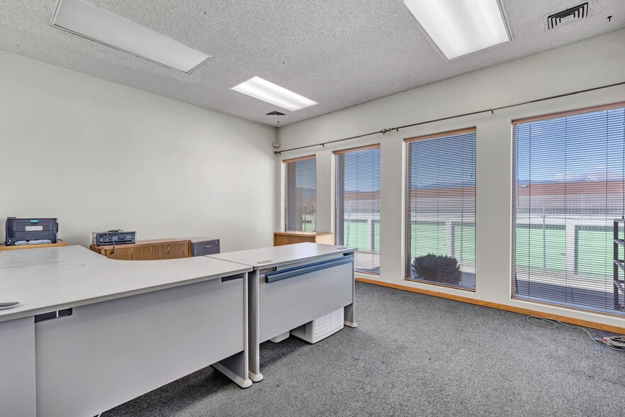 More Photos Of 250 Ruskin Dr, Colorado Springs Light Distribution For Sale
