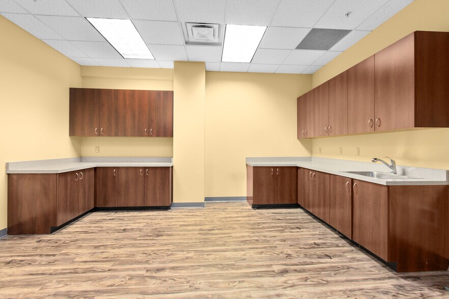 More Photos Of 10304 Spotsylvania Ave, Fredericksburg Office For Lease