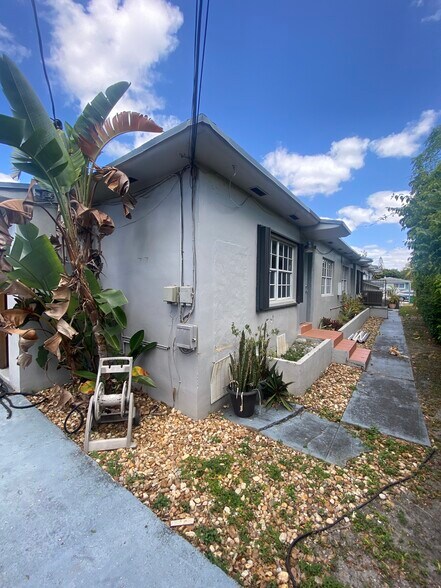 More Photos Of 3080 W Flagler St, Miami Medical For Sale