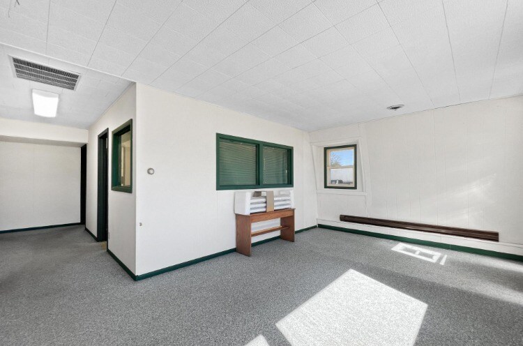 More Photos Of 805 E 10th St, Fairmont Warehouse For Sale