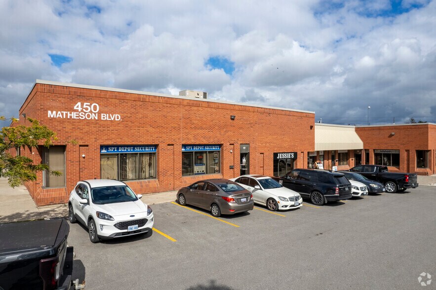 More Photos Of 450 Matheson Blvd E, Mississauga Light Distribution For Lease