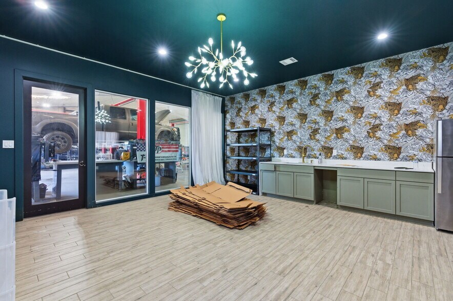 More Photos Of 20820 Fm-2854 Rd, Montgomery Auto Repair For Sale