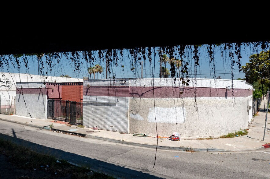 More Photos Of 325-329 E Rosecrans Ave, Compton Loft Creative Space For Sale