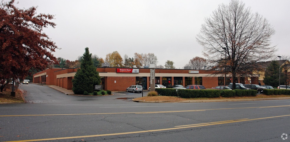 More Photos Of 370-386 Greenbrier Dr, Charlottesville Flex For Lease